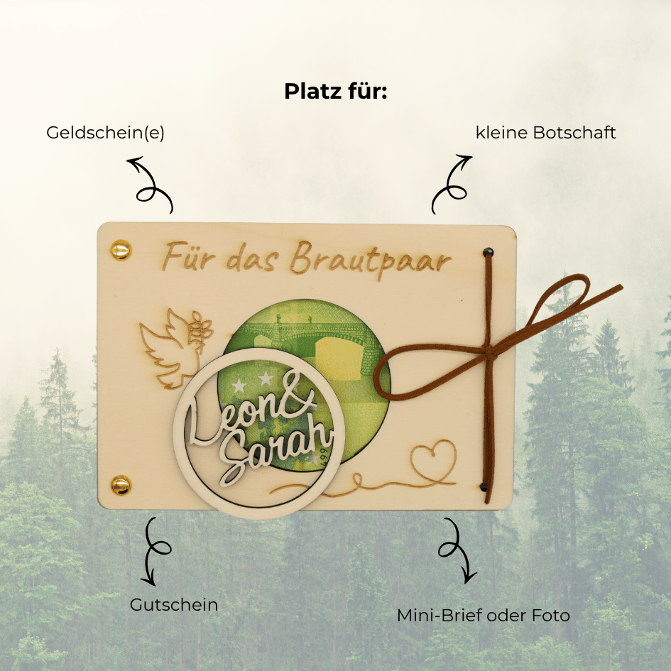 Personalisiertes Geldgeschenk aus Holz zur Hochzeit – Für das Brautpaar mit Namensaufhänger