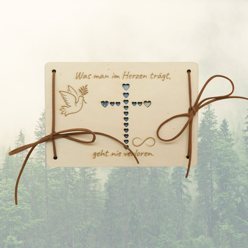 Personalisiertes Holz Geldgeschenk zur Trauer – Beileidskarte „Was man im Herzen trägt, geht nie verloren".