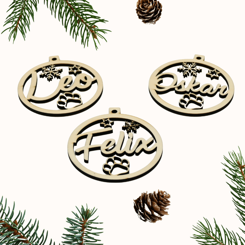 Personalisierte Christbaumkugel aus Holz – Haustierpfote (Hund/Katze) mit Wunschname