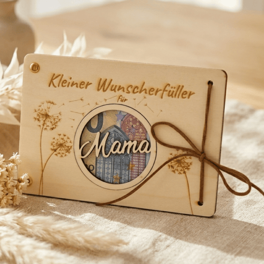 Personalisiertes Geldgeschenk aus Holz zum Geburtstag – mit Namensaufhänger