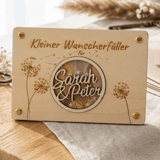 Personalisiertes Geldgeschenk aus Holz zur Hochzeit – mit Namensaufhänger